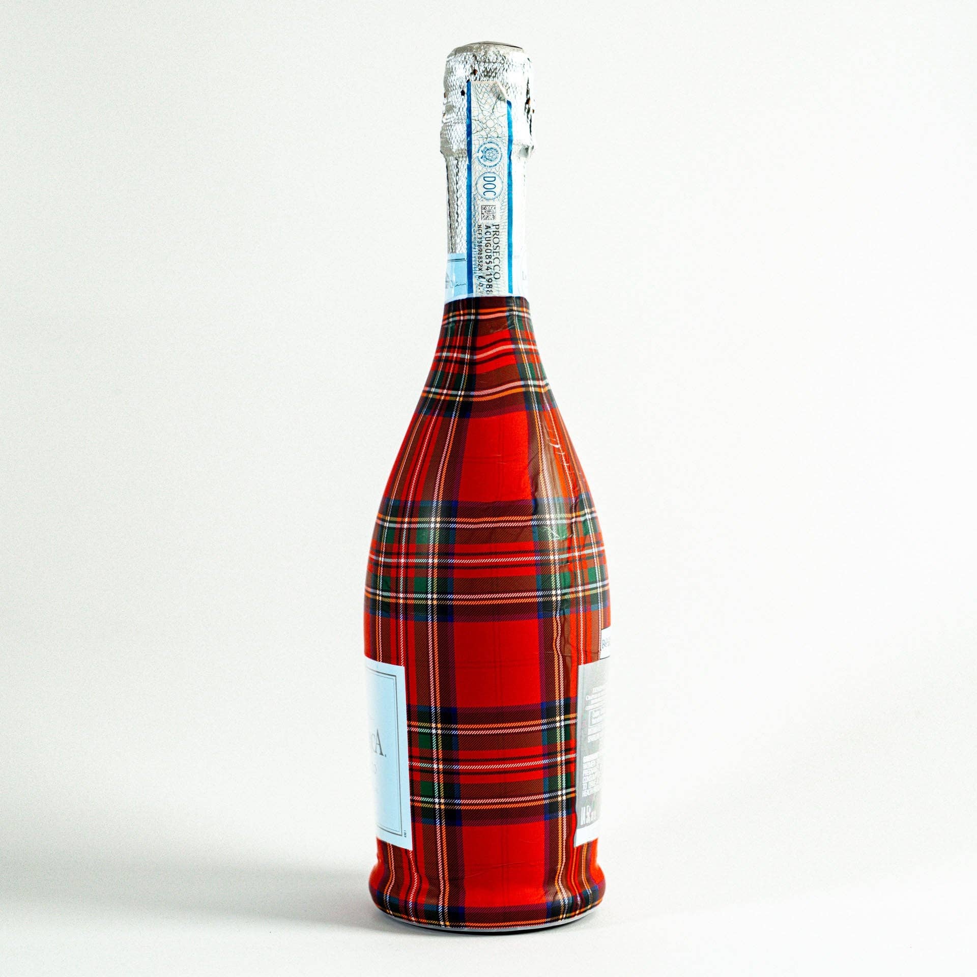 Beau Bottles – wholesale Wine gift bag – Beau Bottles Red and Green Christmas Tartan - Prosecco Collection1