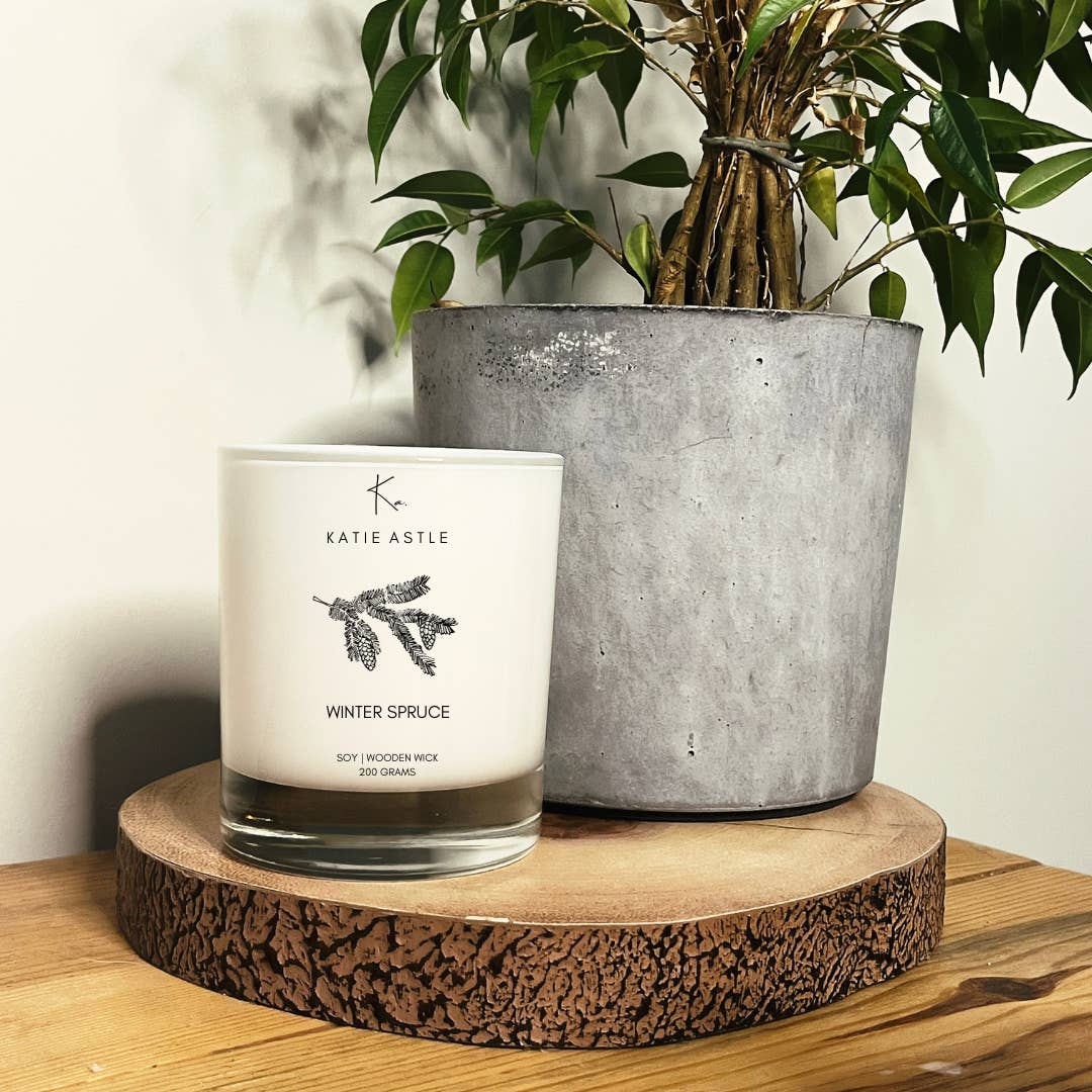 KATIE ASTLE – wholesale Jar/filled candle – Winter Spruce Soy Wooden Wick Candle