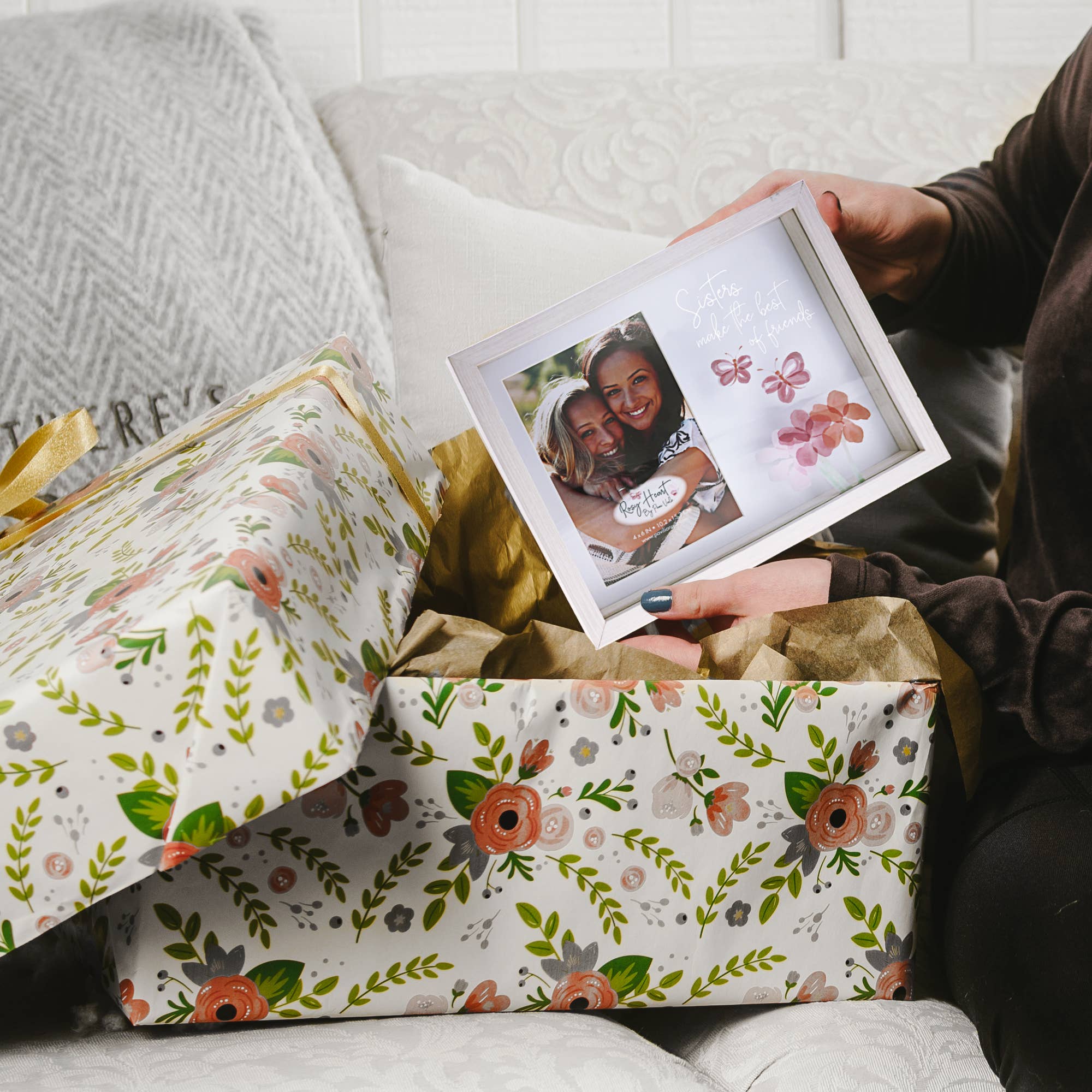 Pavilion - Vendita all'ingrosso Cornice portafoto - Sisters - Cornice Shadow Box 9,5" x 7,5"
(Può contenere foto 10,2 x 15,2 cm)3