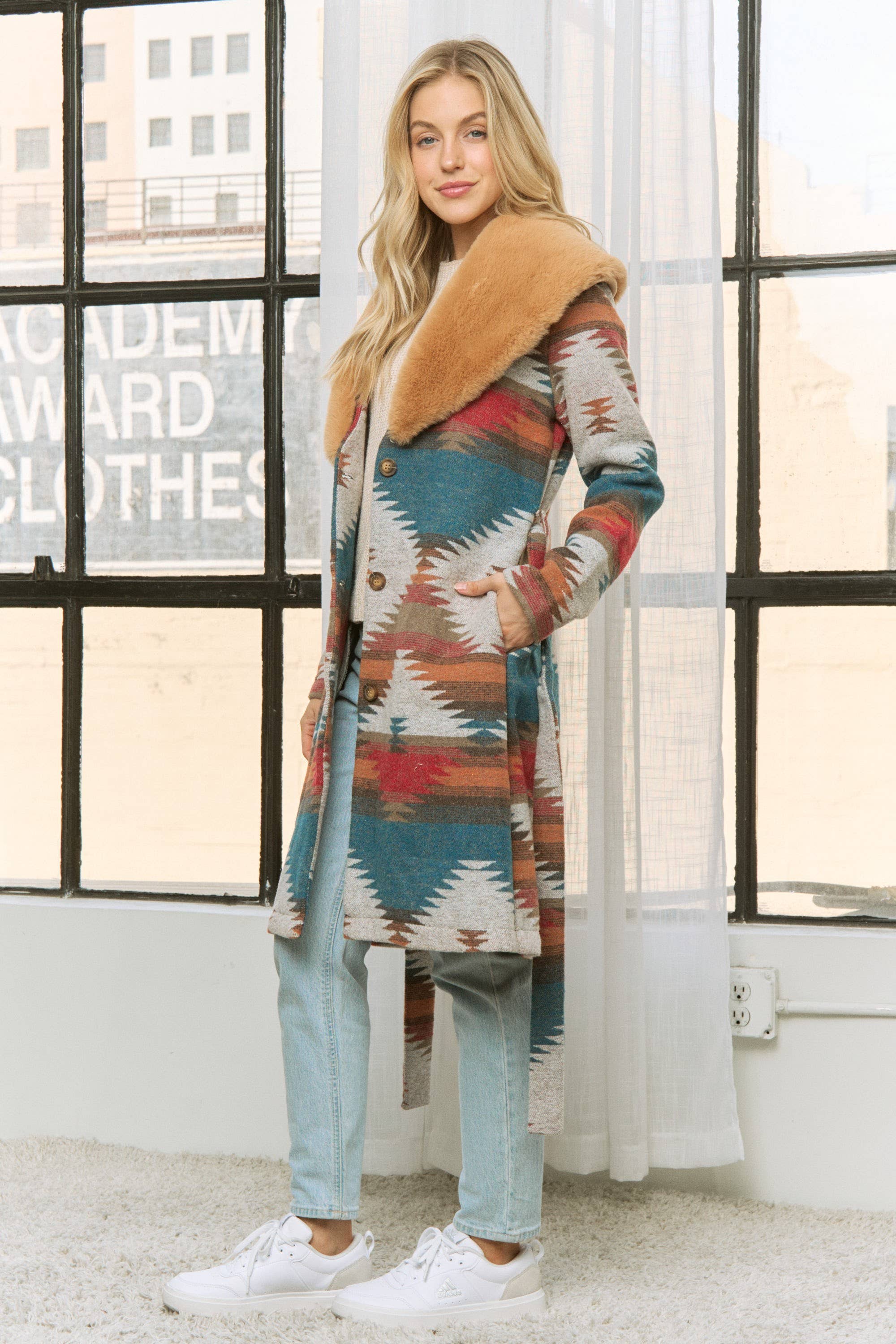 Pink Irene Wholesale – wholesale Jacket – Women's – AZTEC JACKET SHACKET WITH CONTRAST FUR SHOWL COLLA24