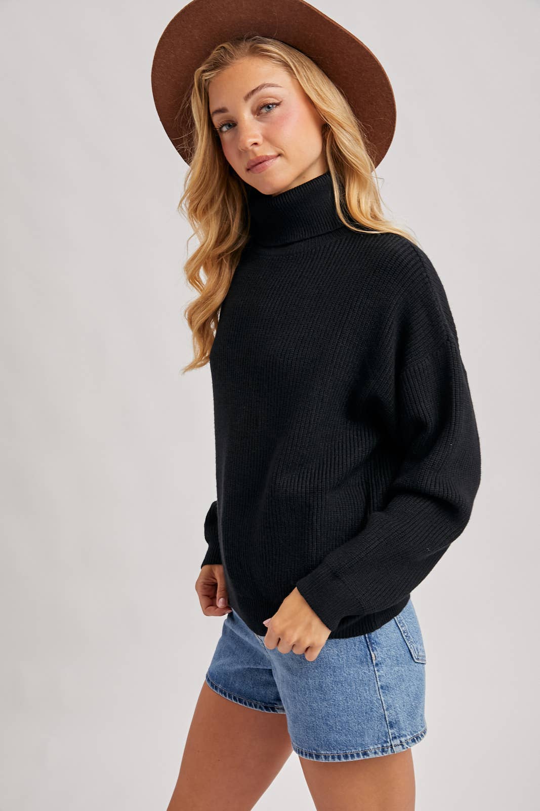 Bluivy - Vendita all'ingrosso Maglione tricot - Donna - MAGLIONE A COSTE CON COLLO ALTO4