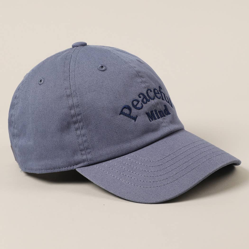 Fashion City – Engroshandel Baseballkasket - Unisex – Broderet baseballkasket med teksten "Peaceful Mind"2