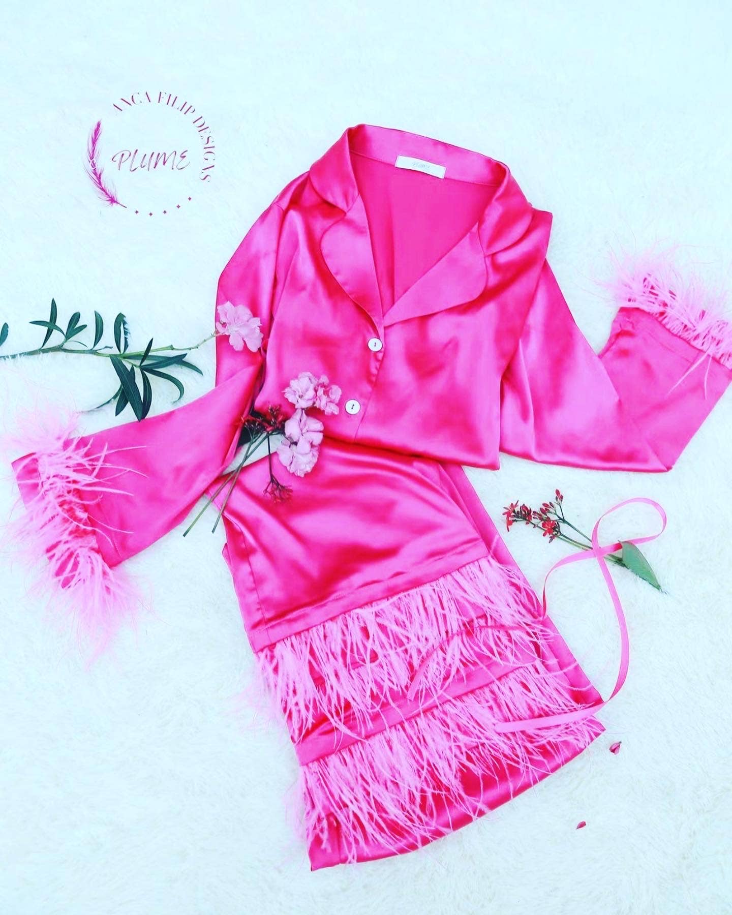 Plume AF Design - Vente Haut et bas de pyjama – femme - Pyjama extensible en satin avec garniture en plumes d'autruche amovible8