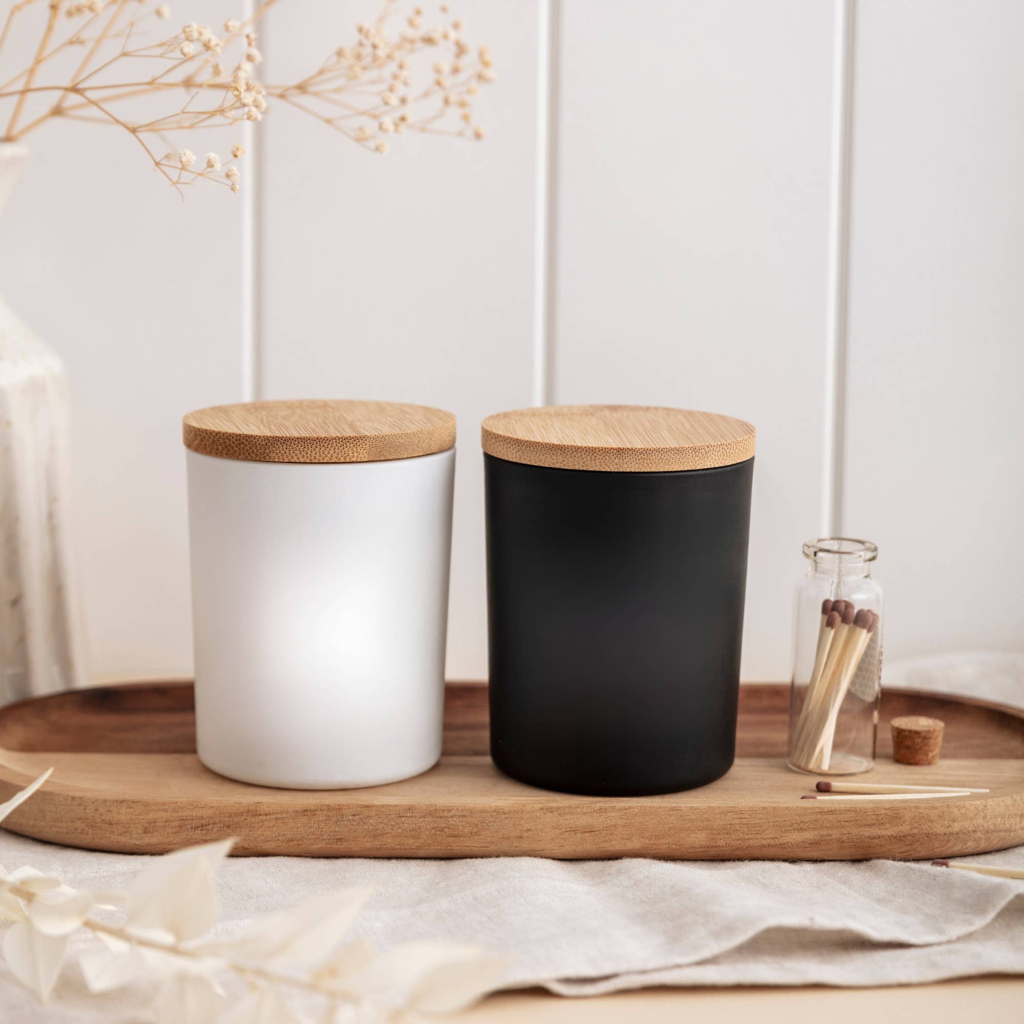 Happy Inky - Vente Bougie en bocal - Bougie végane en cire de soja avec couvercle en bois – pots noirs ou blancs9