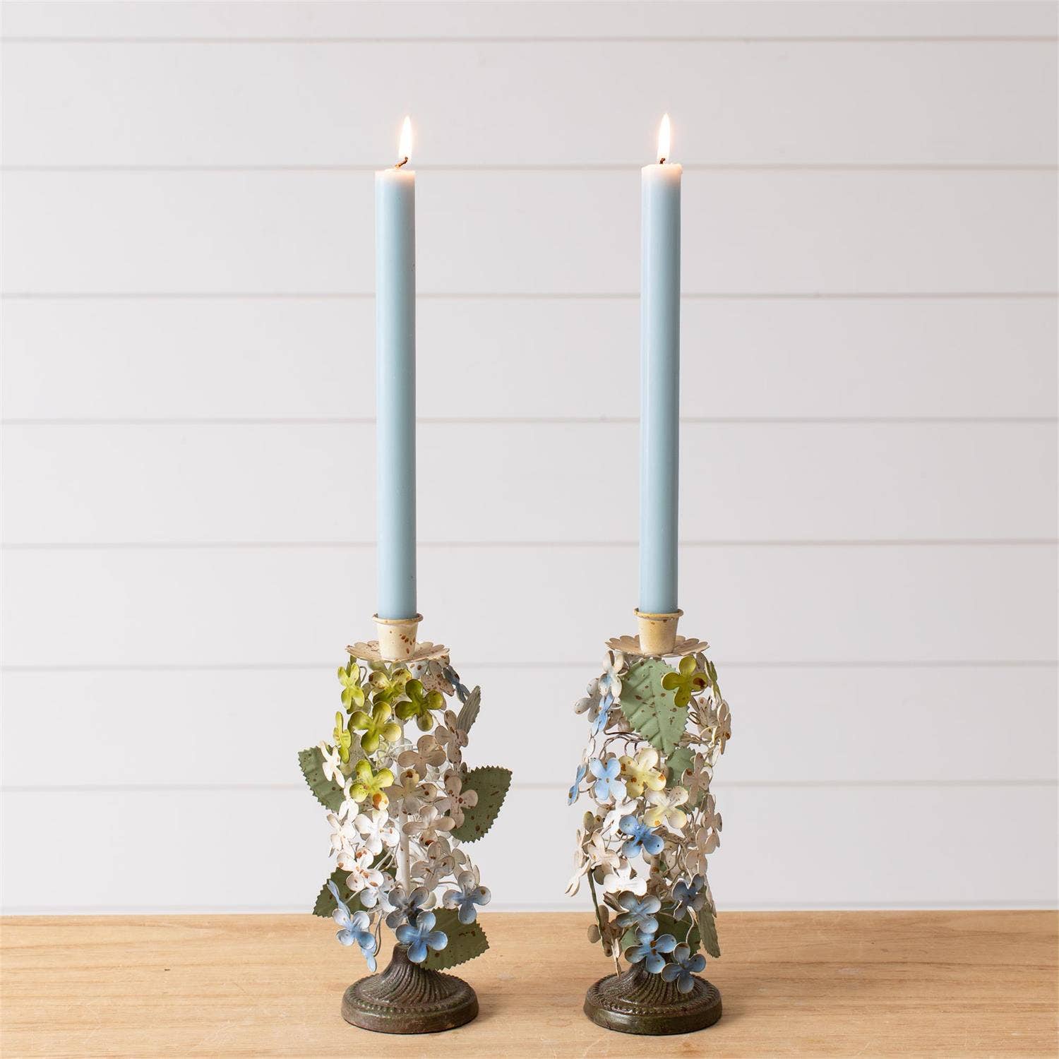 Audrey's Home & Gift – wholesale Candle holder – Candle Holder - Dainty Metal Hydrangea (PC)0