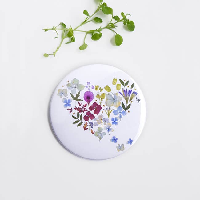 Thévy Guex - Wholesale Compact Mirror - PASTEL FLORAL HEART POCKET MIRROR2