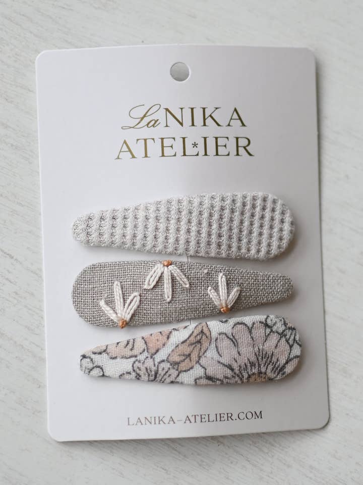 Hair clips trio grey bloom for wholesale by Lanika Atelier, Nika Korošec s.p.
