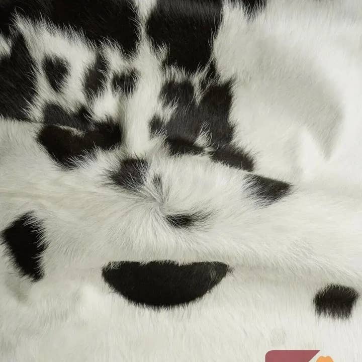 Fortezza Leather - Wholesale Area Rug - Chromatic Black & White Cowhides Rugs Large 6' x 7'Case of152