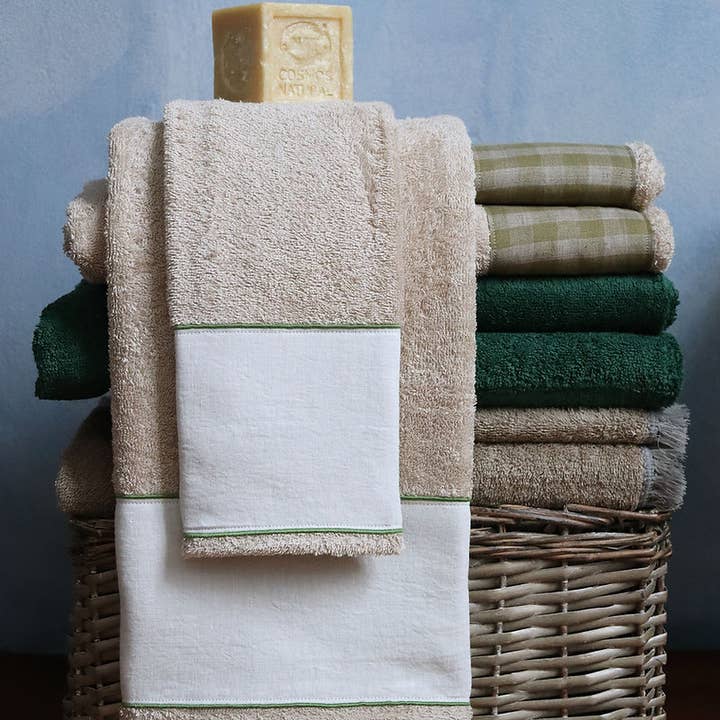 Serviettes de bain CORDINO pour la vente par Giardino Segreto