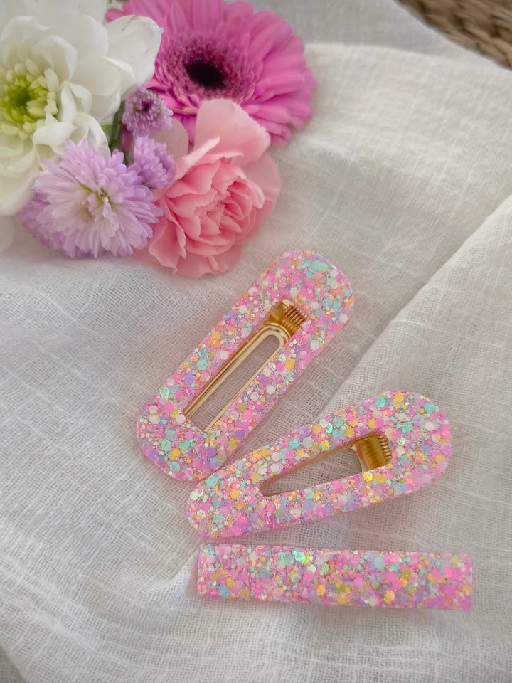 Unicorn resin hair clip for wholesale by Les Noeuds de Maman