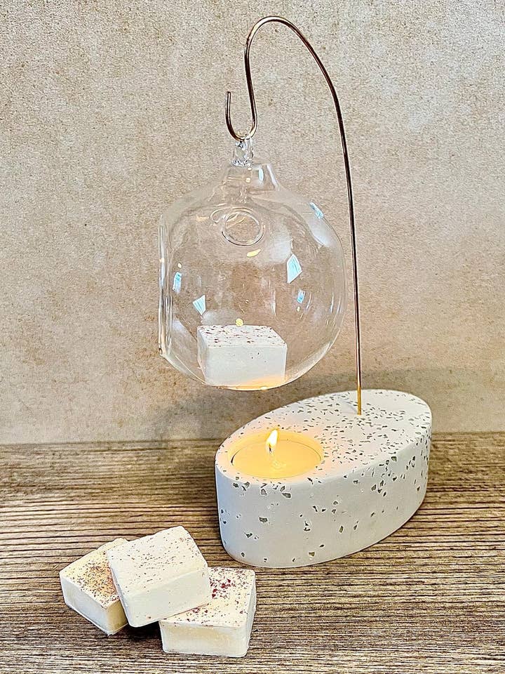 Wax warmer, wax melter, oil burner, tea light holder for wholesale by EMB Pretty