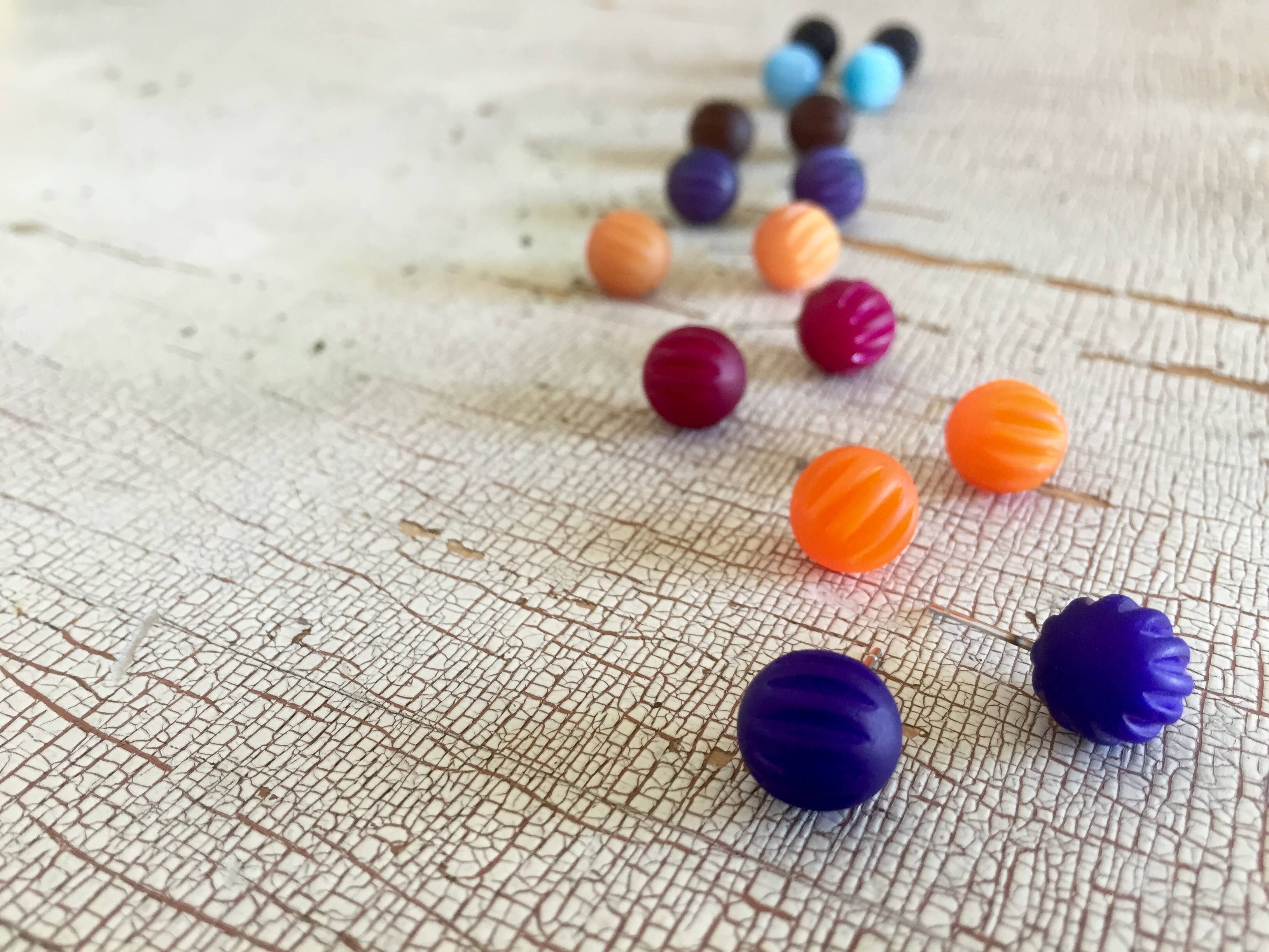 Leetie Lovendale - Wholesale Stud/Post Earrings - Black Corrugated Stud Earrings5