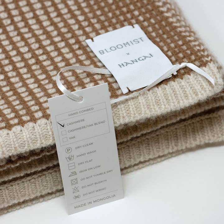 Bloomist - Wholesale Throw blanket - Linen and Cognac Waffle Knit Cashmere Throw1