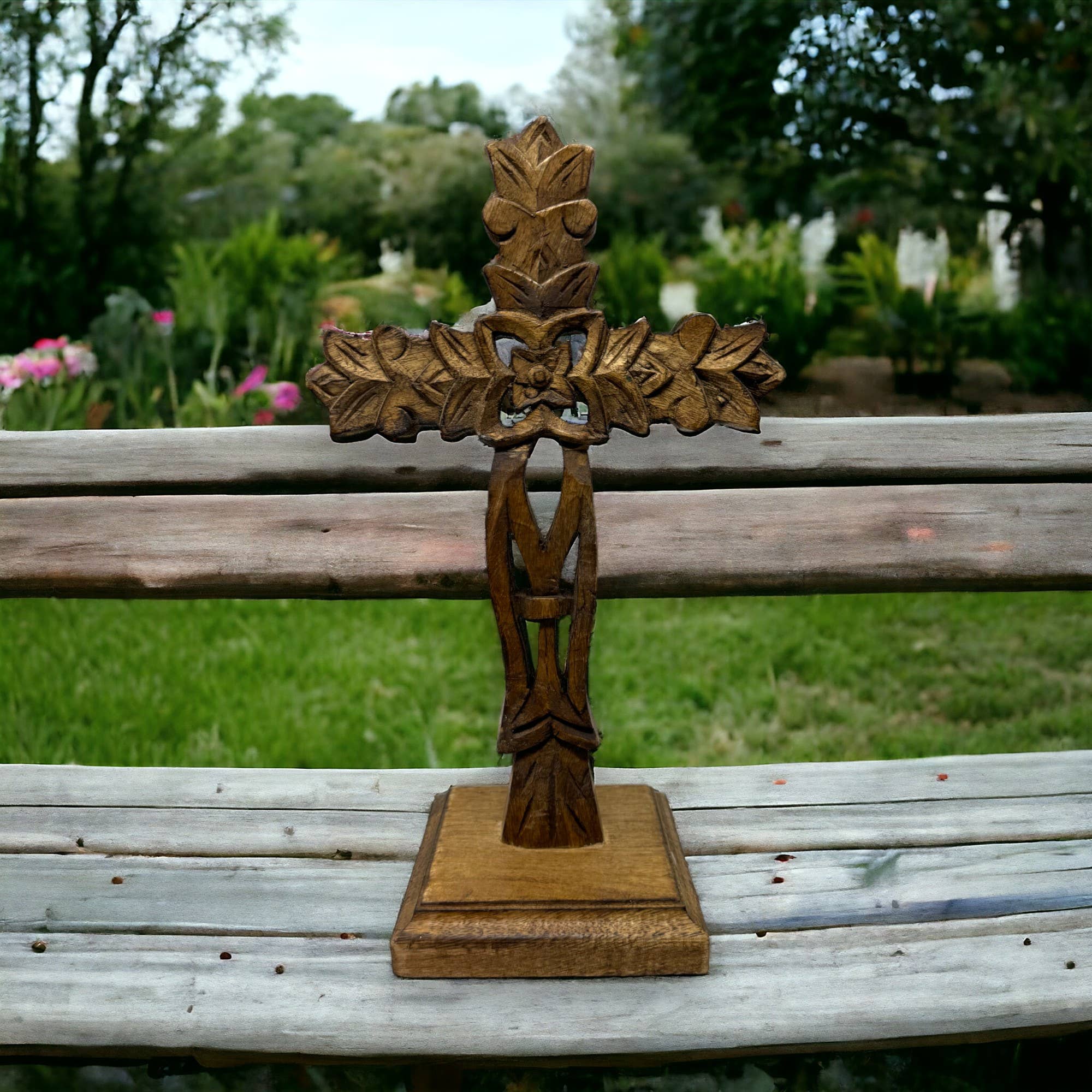 Wilco Home - Vendita all'ingrosso Decorazioni da tavolo - Croce da tavolo San Angelo in legno di mango intagliata a mano0