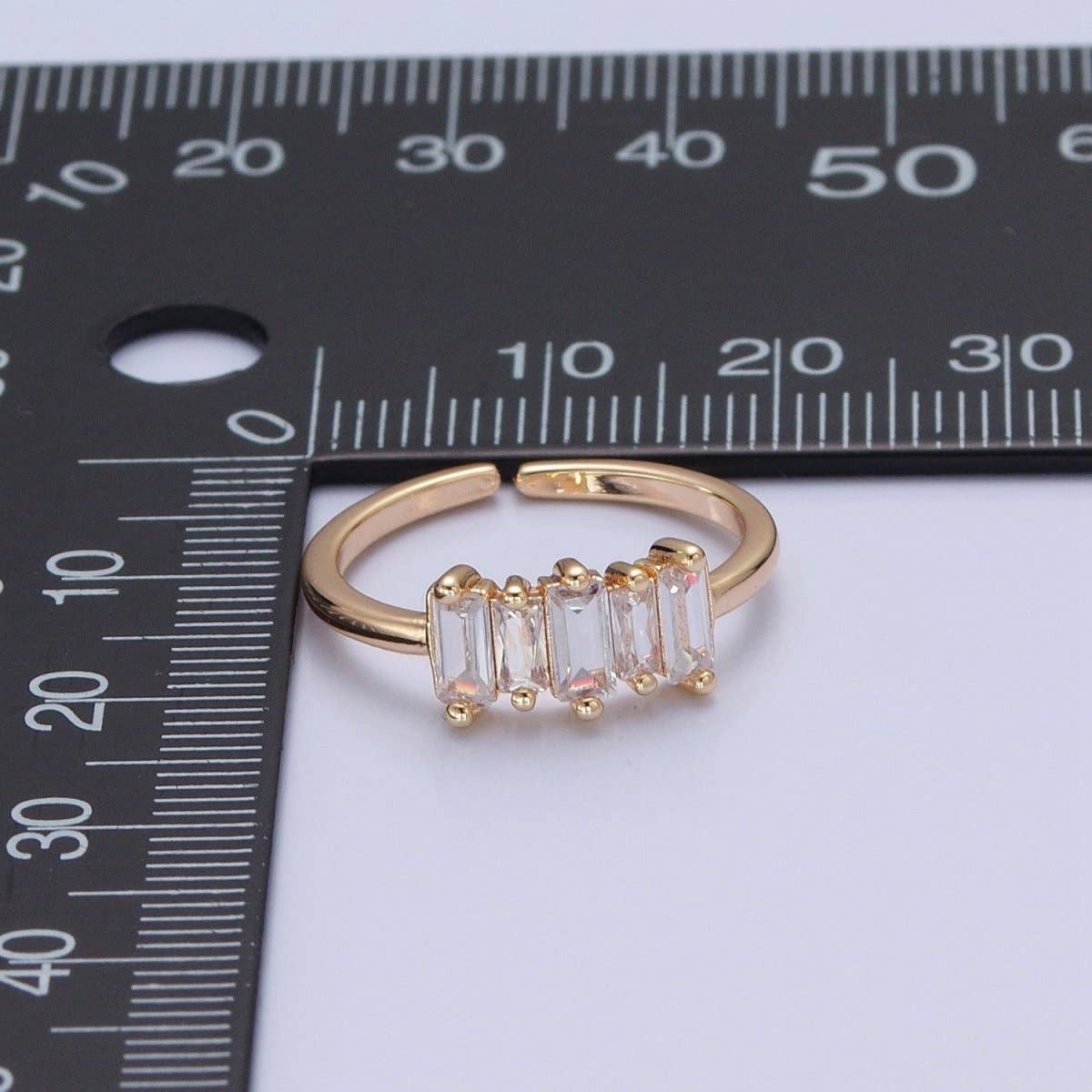 Aim Eternal - Wholesale Ring met meerdere stenen - 16K Goud Gevuld Minimalistische Gouden Baguette Steen Ring | O-7393