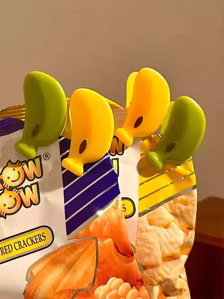 Otterware - Wholesale Kitchen Tool/Gadget - Magnetic Banana Multi-Clips (Set of 3 Sealers)3