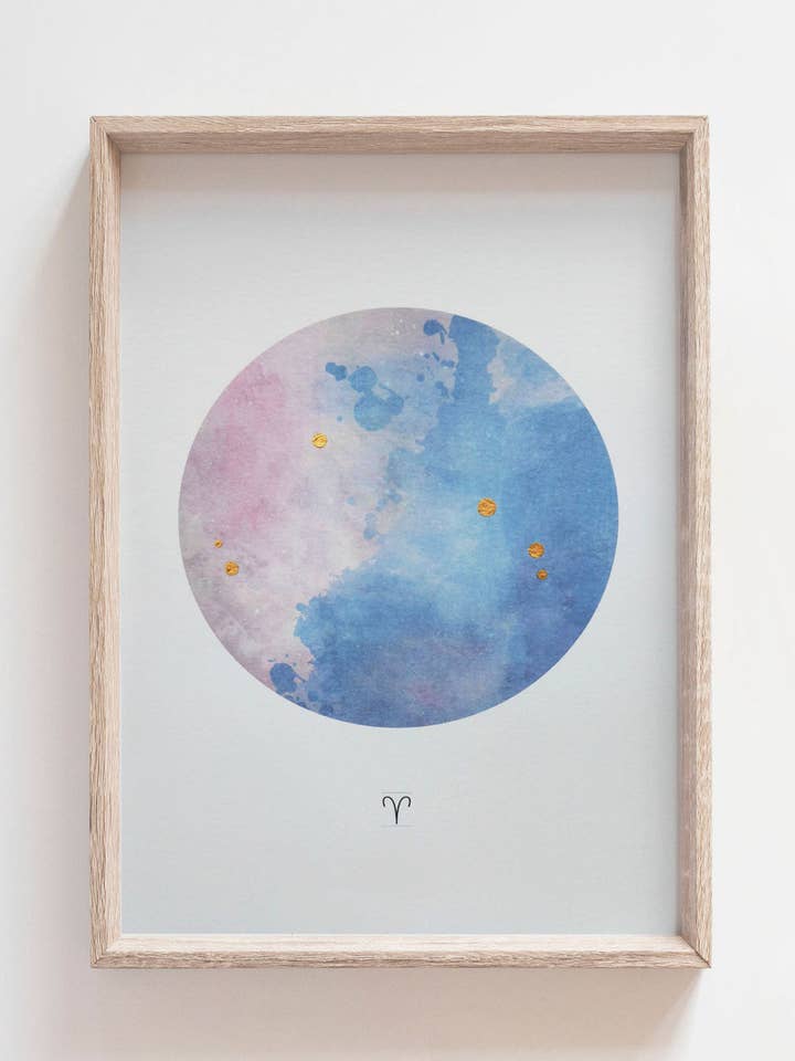 Reproduction artistique de la constellation du zodiaque Bélier avec étoiles dorées pour la vente par Angela Britton