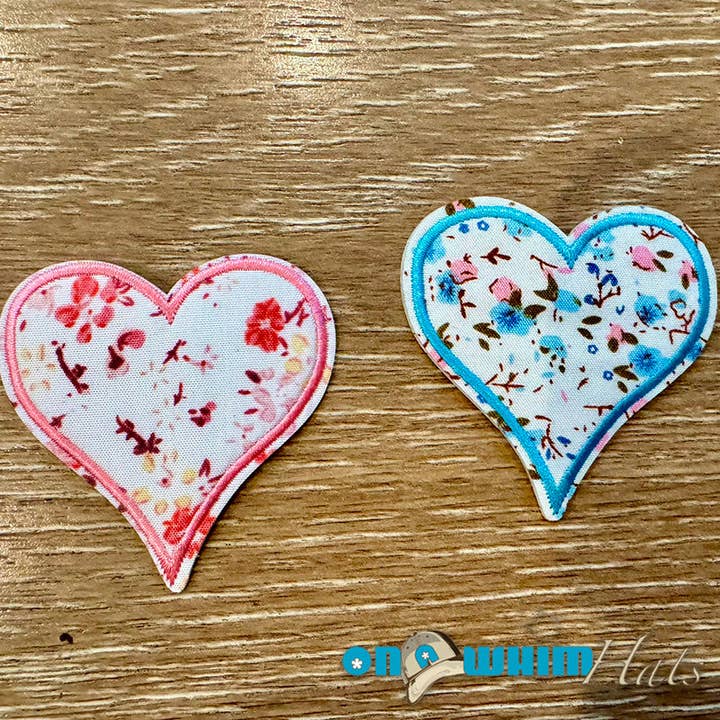 Remendo Termocolante Bordado Corações Florais por atacado de On a Whim Hats