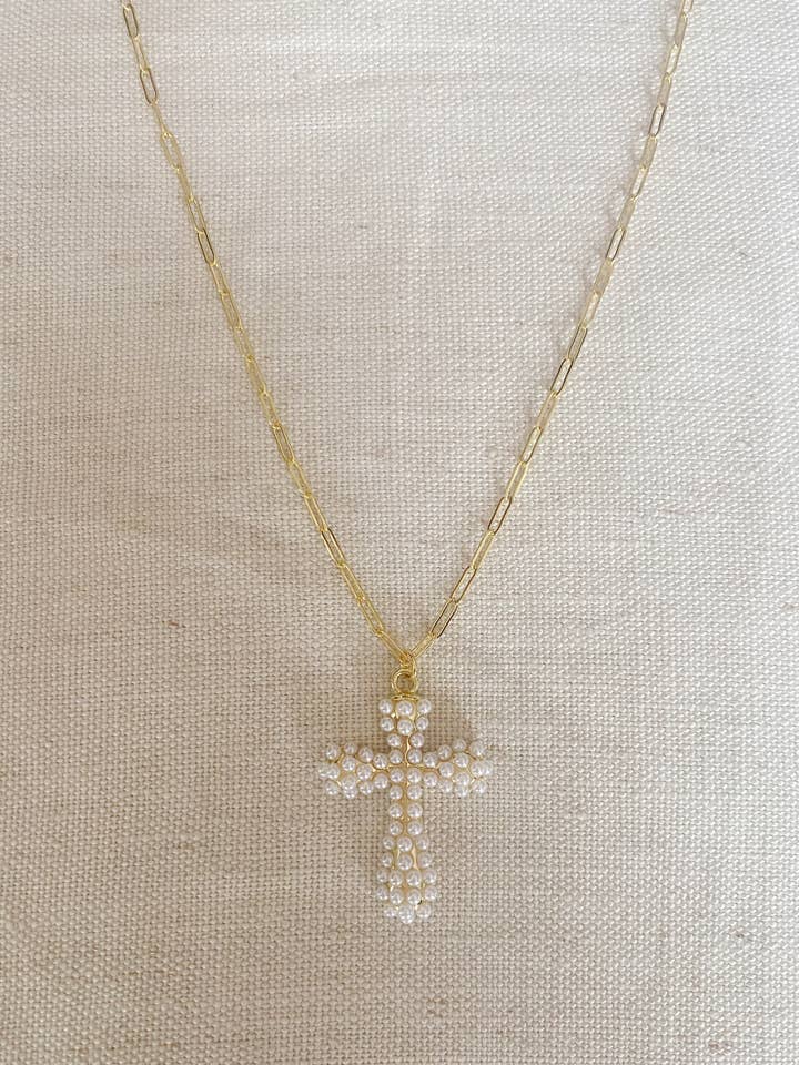 Halskæde med kors i ægte ferskvandsperle for engroshandel hos Summer Love Designs