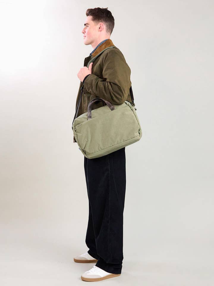 MODE Shoulder Bag – Personal Item Briefcase – 12L for wholesale by Pakt