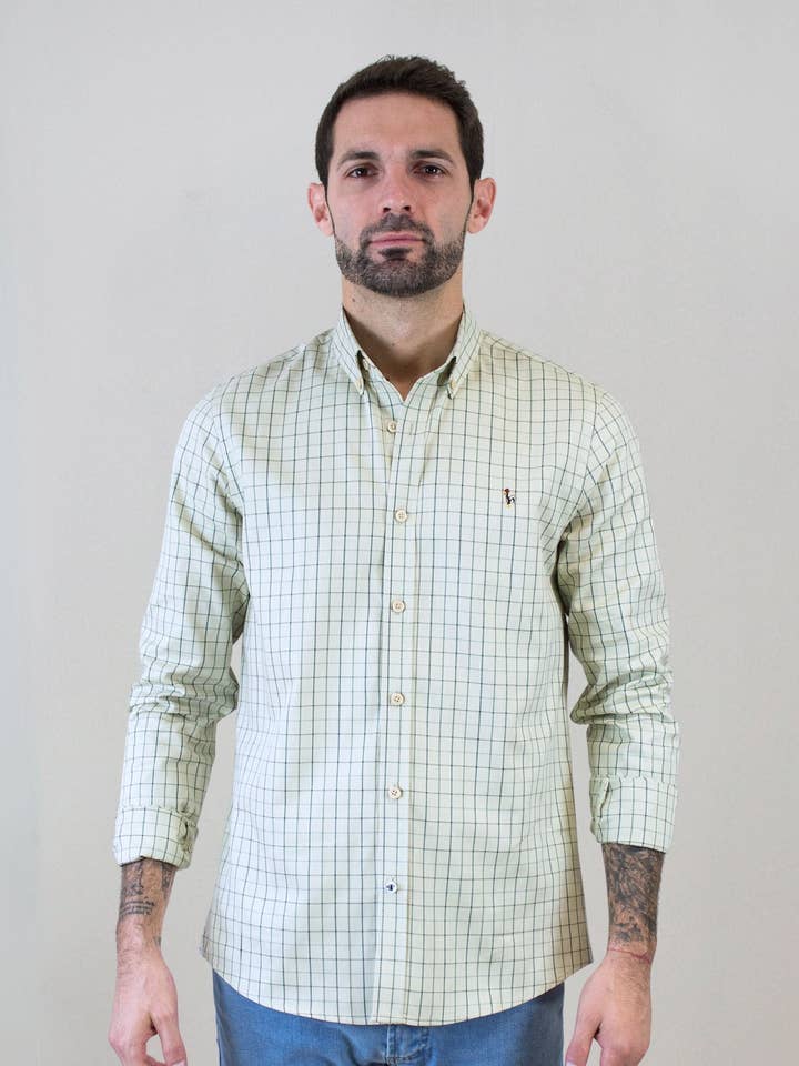 Hemd mit Karomuster in hellgrünen Tönen für den Großhandel von Patadegayo
