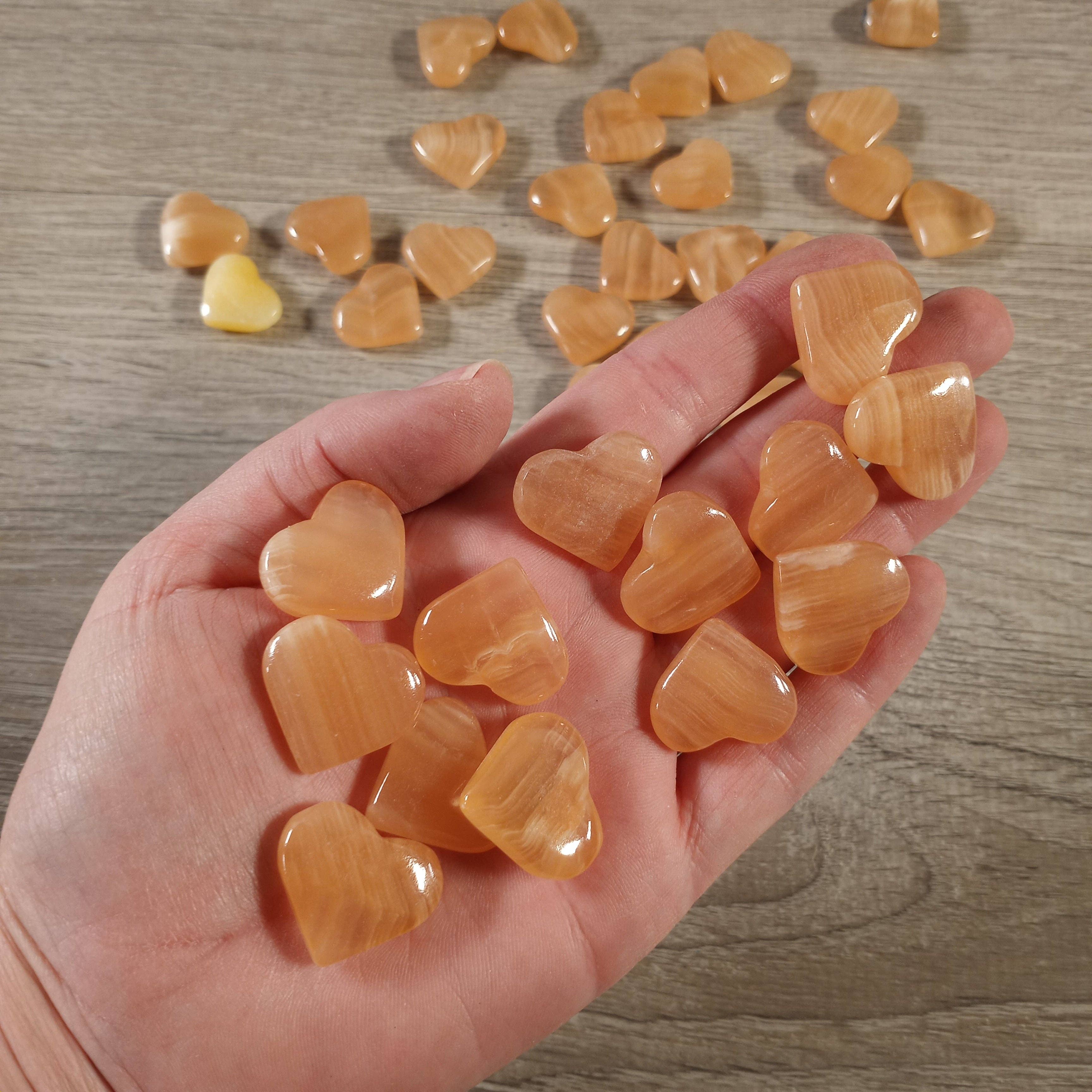 Keystone Crystals - Vente Pierre et cristal de spiritualité - Petits cœurs en pierre précieuse sculptés à la main – Cœur en cristal en gros11