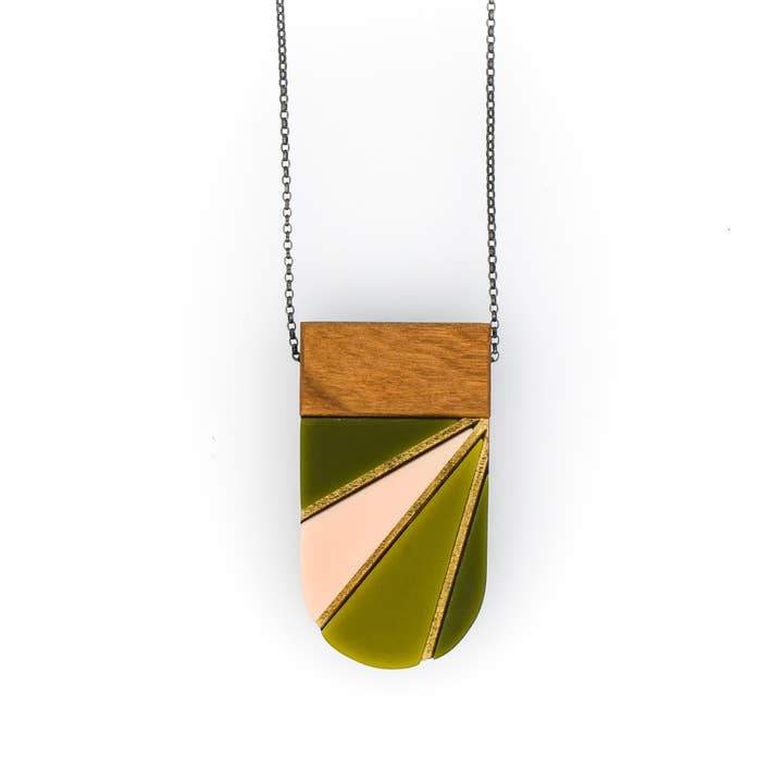 Bird of Virtue - Wholesale Pendant/Charm Necklace - Solvej Necklace · Oval Radiating Color-block Necklace