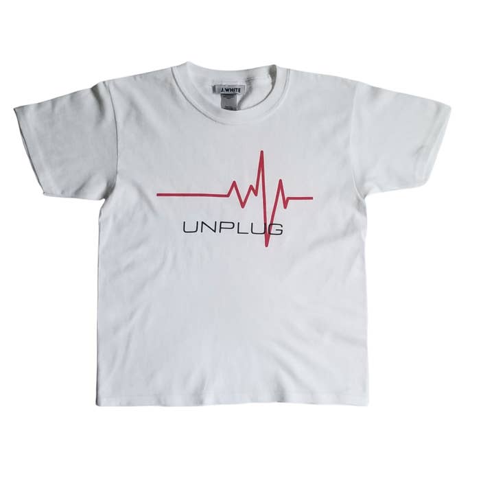 T-shirt graphique Unplug pour la vente par J.WHITE Collection