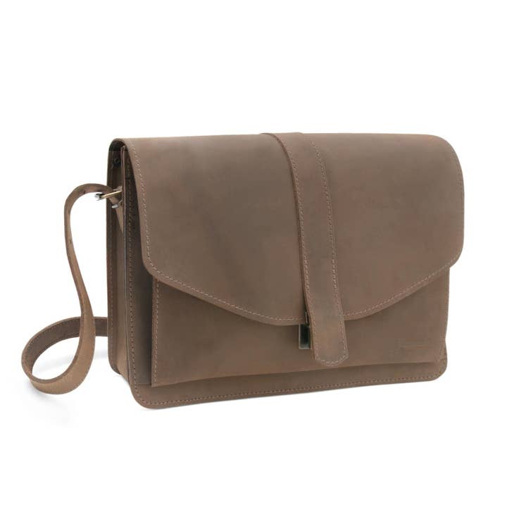 “Sousse” leather shoulder bag for wholesale by Thielemann Leather Manufacturer