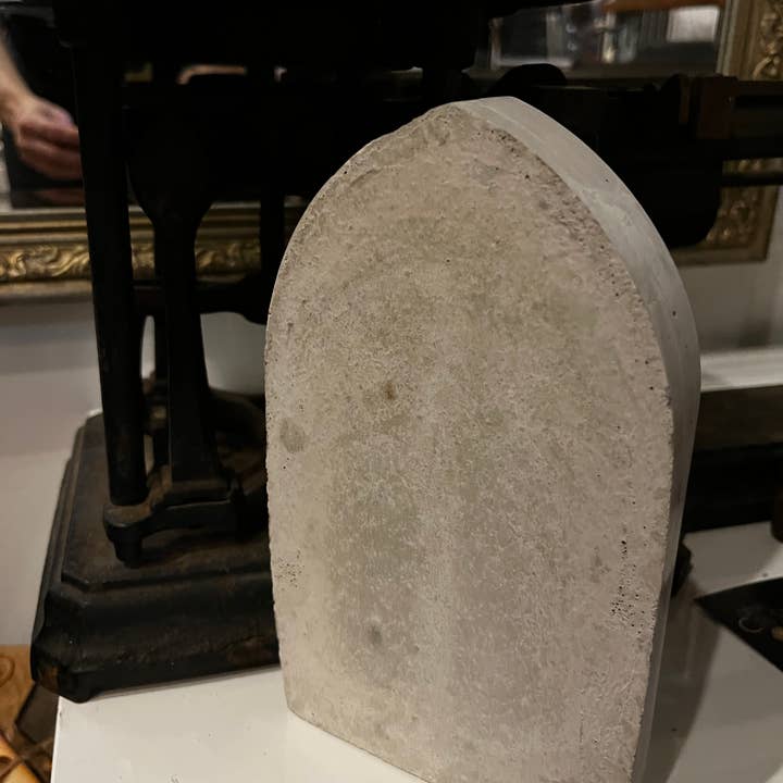 The Chaotic Good (previously The Great Cosmic Trust) - Venta al por mayor Candelabros - Altar gótico de hormigón