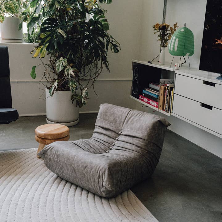 WHISKERHAUS LLC – wholesale Pet bed – Cat/dog – WHISKERHAUS Premium Modern Luxury Cat and Dog Bed - FUTURA3