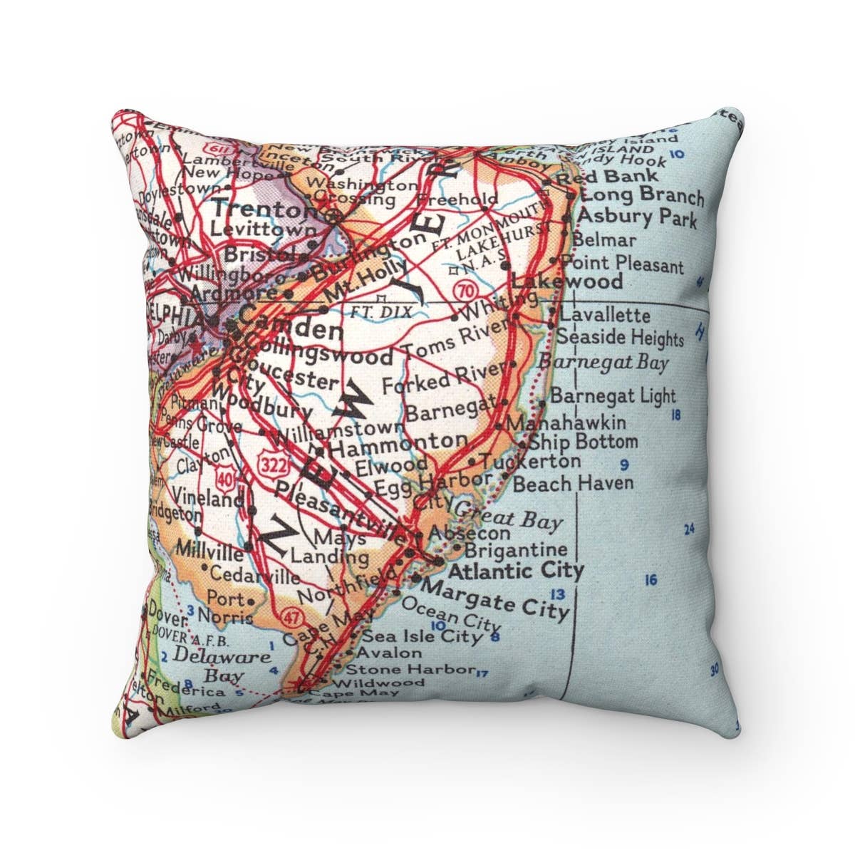 Daisy Mae Designs - Vente Coussin décoratif - Coussin Carte du Littoral du New Jersey – Coussin Carré 18"
