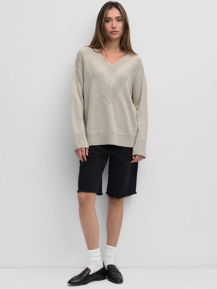 The Nevada Sweater | Pull surdimensionné à col en V pour la vente par MOD REF