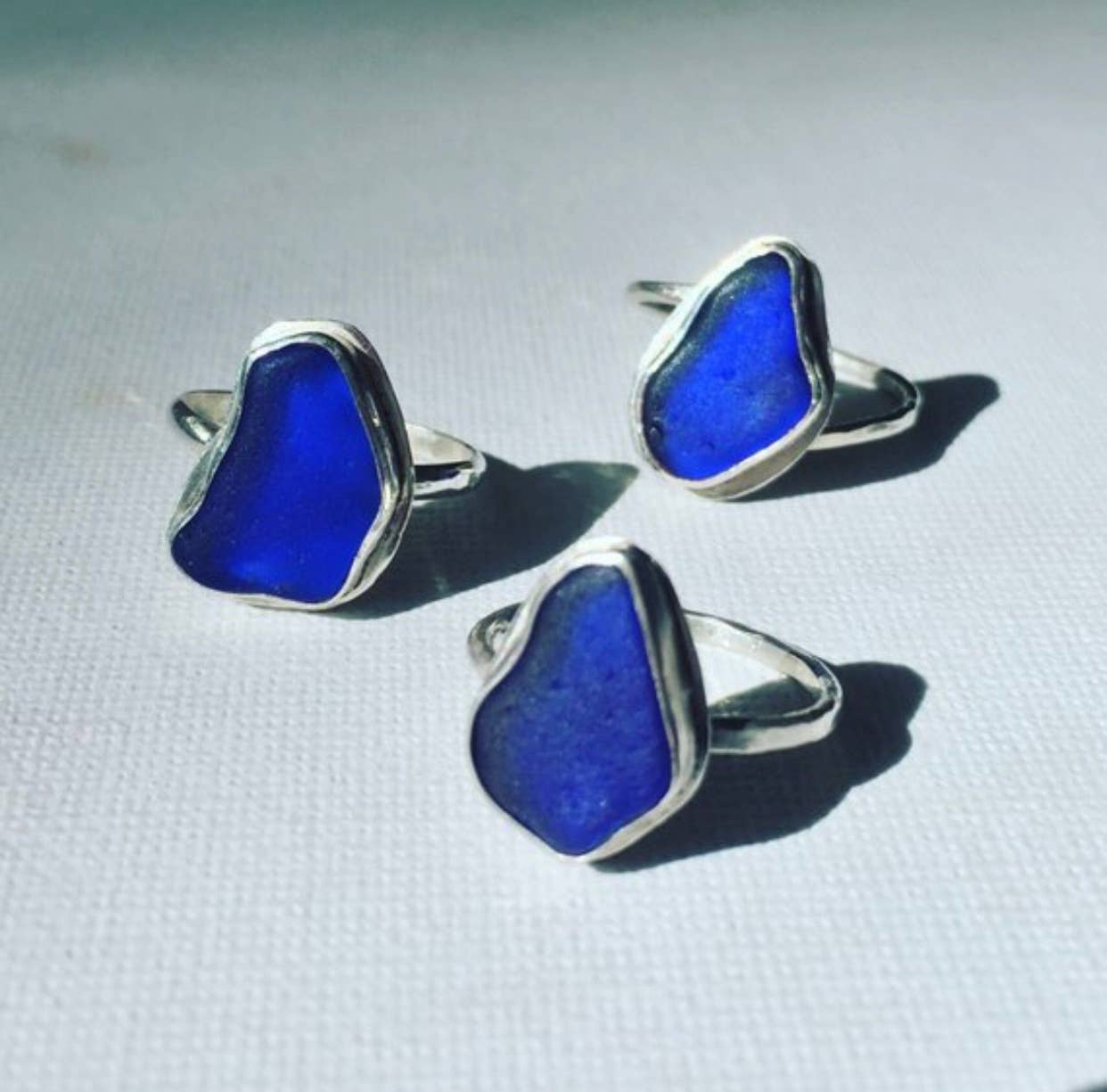 La Soucique Studio Metalsmithing – Anel de cocktail/declaração por atacado – Anel Perelle Simples de Vidro do Mar5