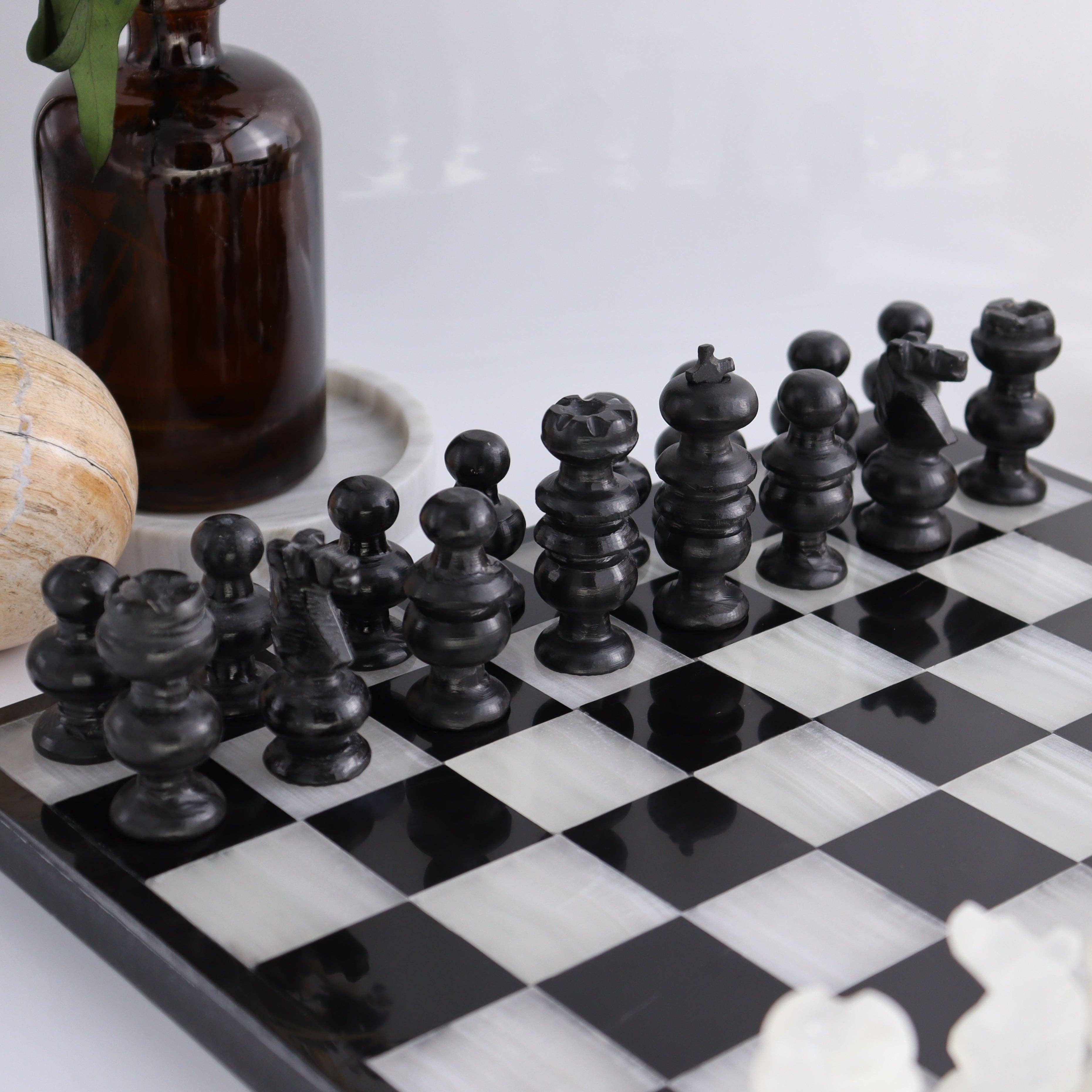 Mi Esperanza Minerals - Wholesale Board Game - Large Onyx and Marble Chess Set (Black and White)1