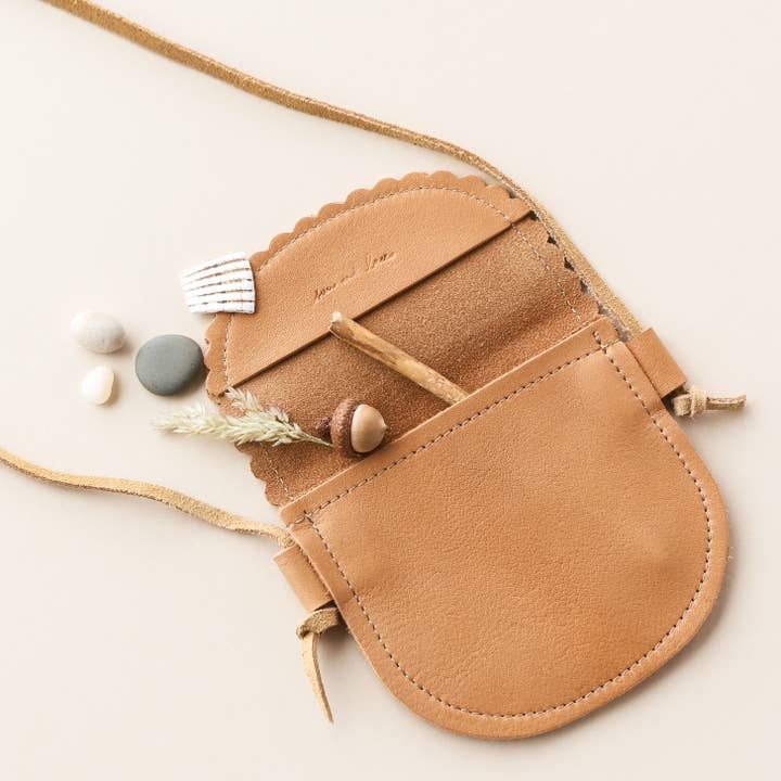 Sun & Lace - Wholesale Crossbody Bag - Kids - Little Girl Scalloped Leather Purse in Caramel4