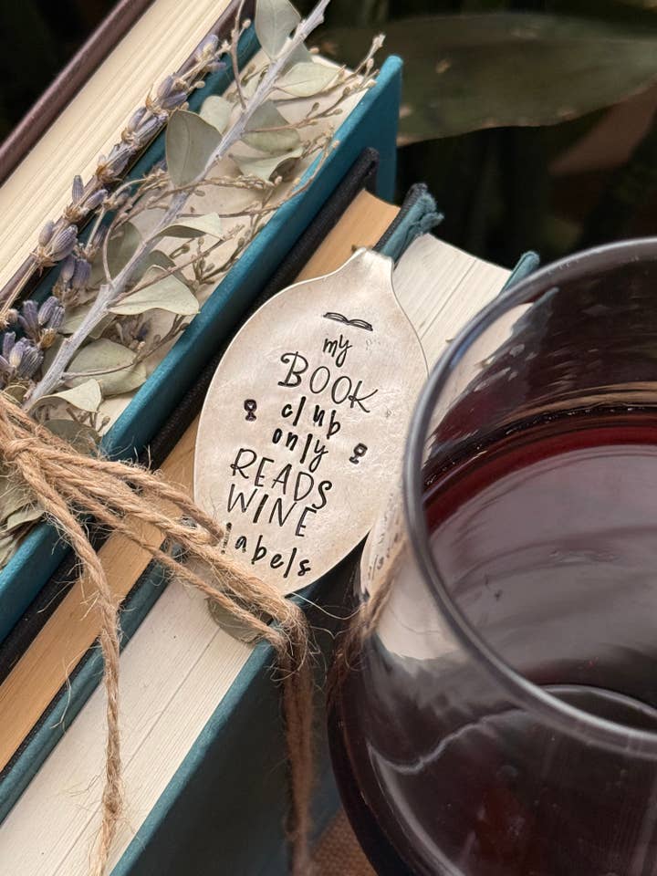 My Book Club Only Reads Wine Labels for wholesale by The WildSmith