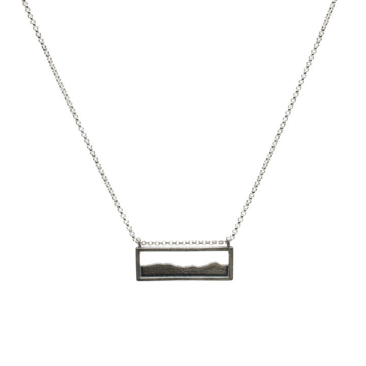 Green Mountain Bar halskæde for engroshandel hos Courtney Reckord Jewelry