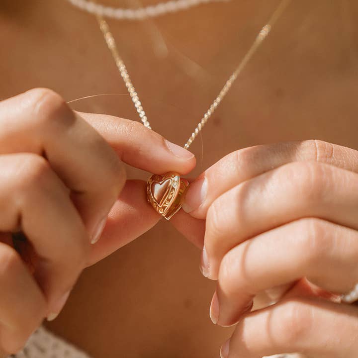 The Salty Gem - Wholesale Locket Necklace - Piece of My Heart Locket