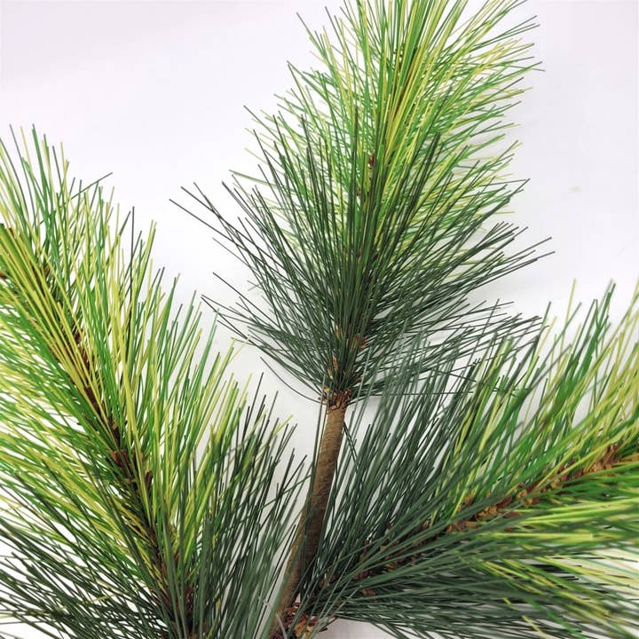 David Christopher's Collection - Wholesale Christmas Decoration - Mini Scotch Pine Spray - Green 17”1