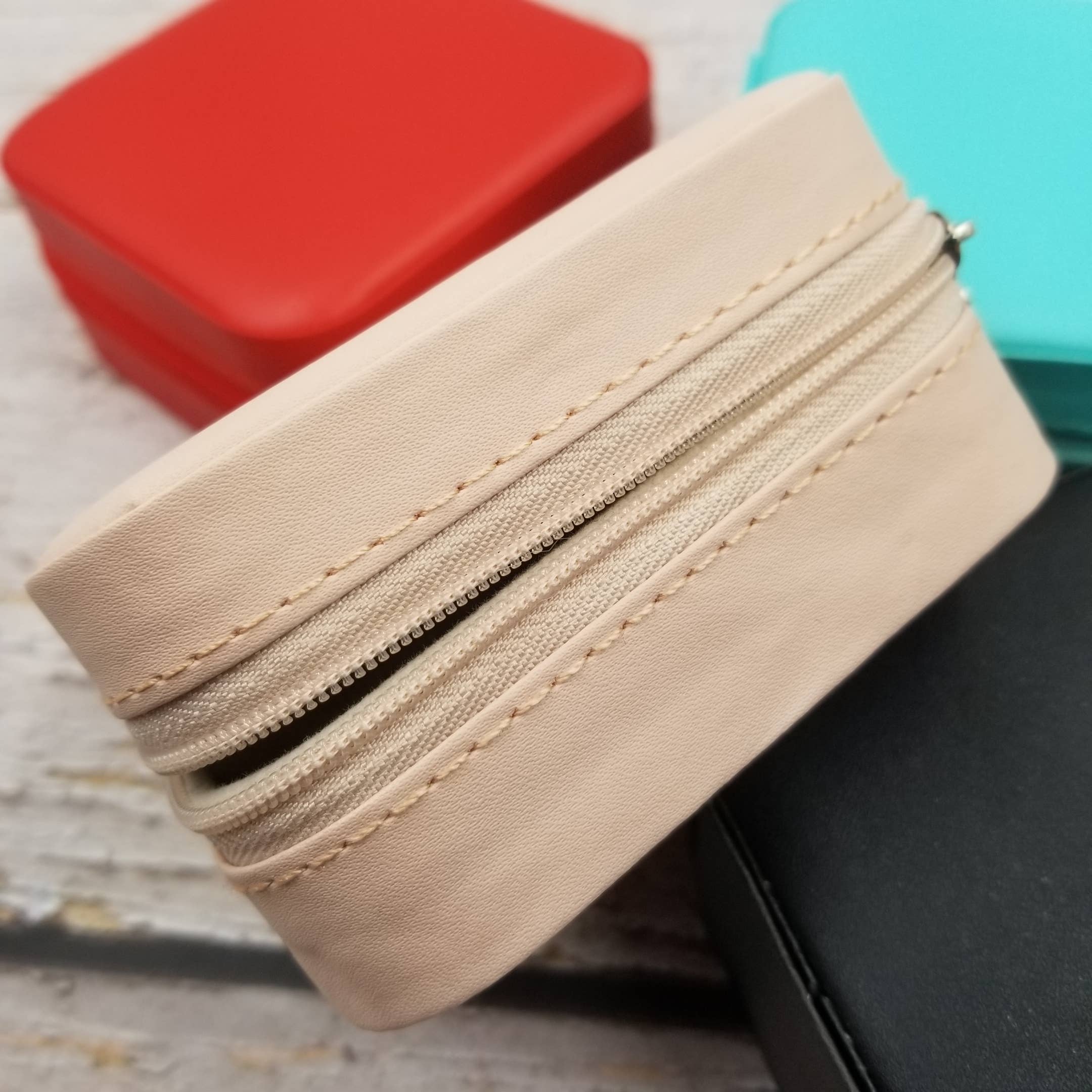 Treasure Wholesale – wholesale Jewellery box/organiser – Leather Jewelry Box With Zipper Organizer Box8