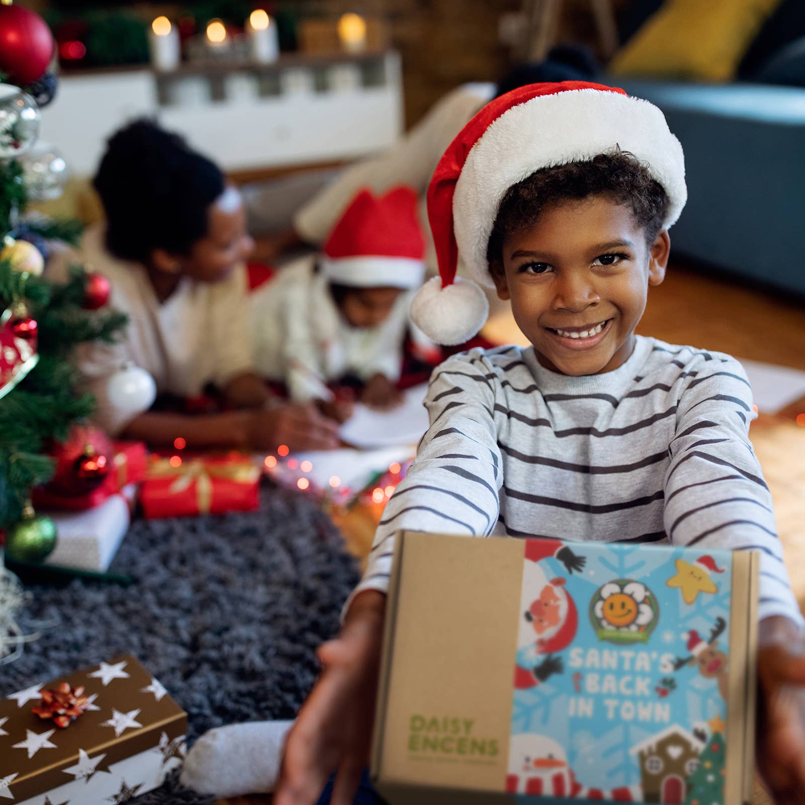 DAISY ENCENS - Wholesale Bath Bomb/Fizz - Santa's Back In Town Bath Bomb Gift Set with Christmas Card2