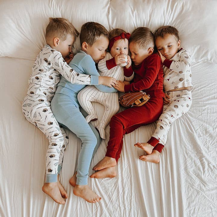 Spieltag | Kinder Bio-Pyjama-Set für den Großhandel von L'ovedbaby