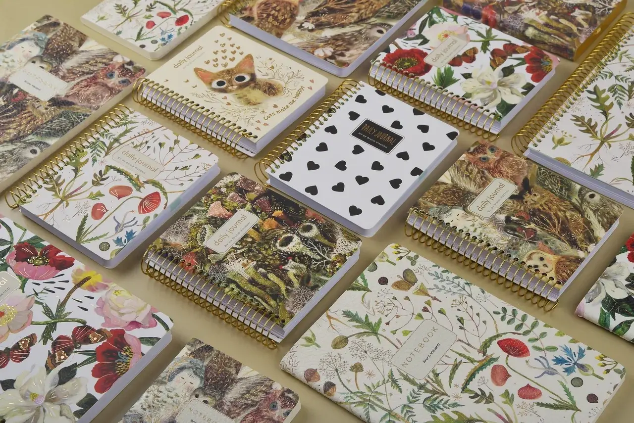 BV by Bruno Visconti - Vente Agendas - Agenda hebdomadaire spiralé A6 ArtPlanner - Pivoines4