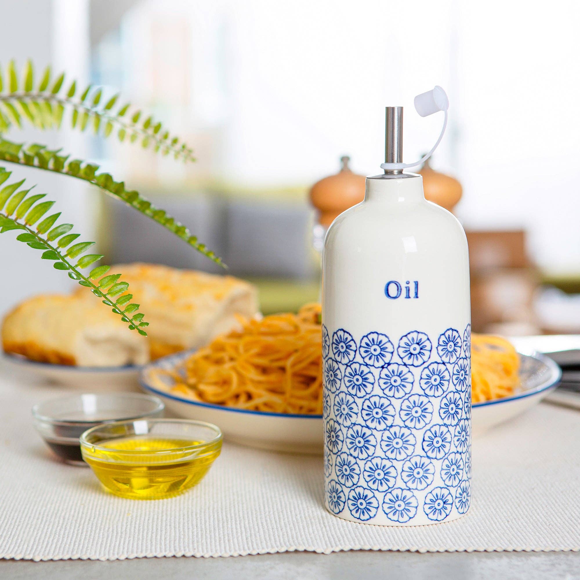 Rinkit Ltd - Wholesale Oil/Vinegar Dispenser - Nicola Spring Hand-Printed Olive Oil Bottle Blue 500ml3