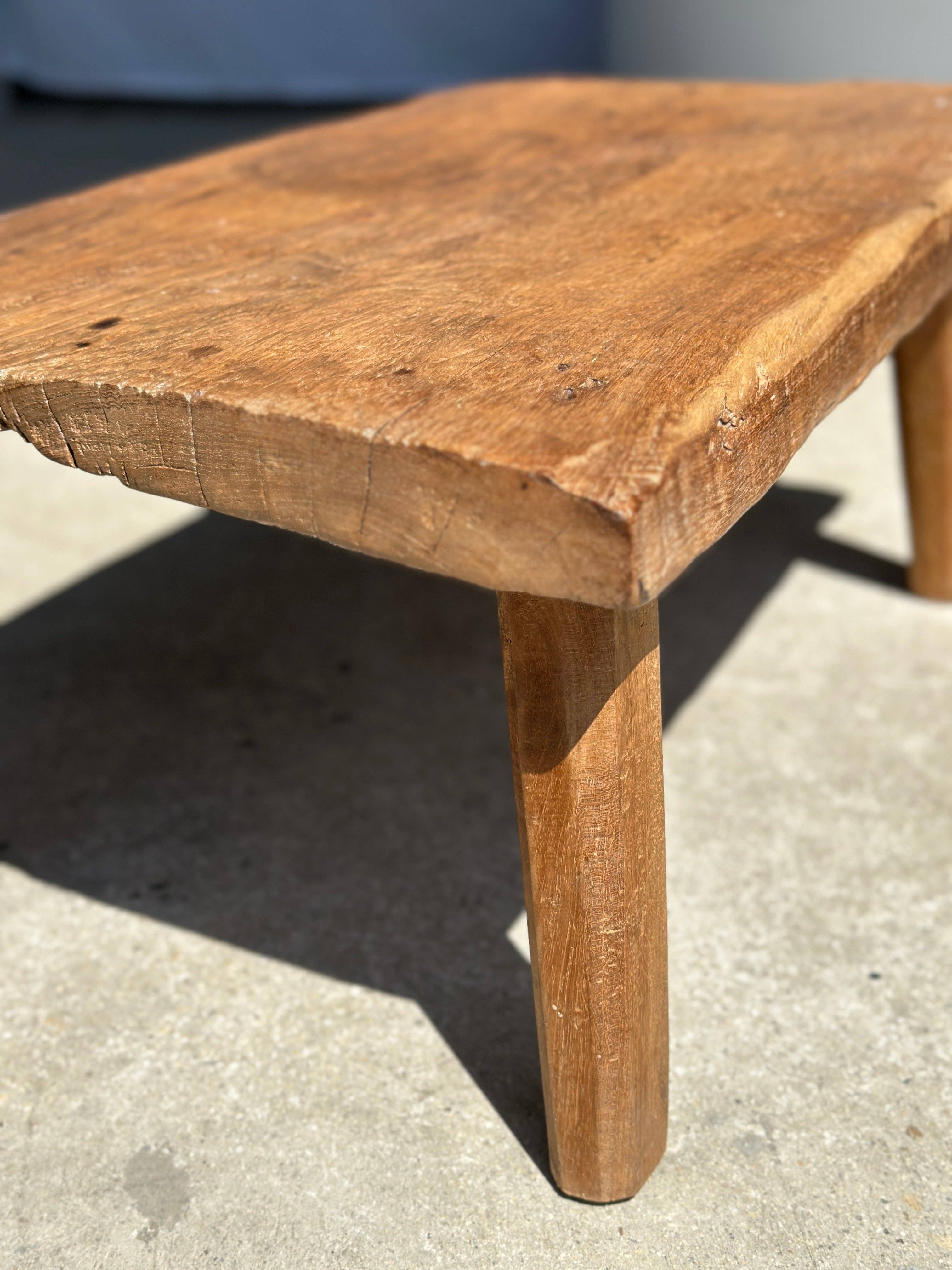 Office Objets – Großhandel Beistelltisch – Kleiner leichter Couchtisch aus hellem Teakholz mit vier Beinen H: 30 L: 63,5 B: 40 cm52