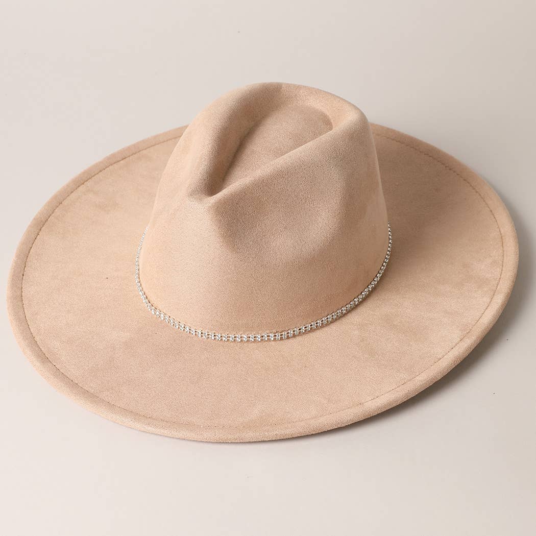 Fashion City – Fedora - Mulher por atacado – Chapéu Fedora de Camurça com Aba Larga e Faixa de Strass7