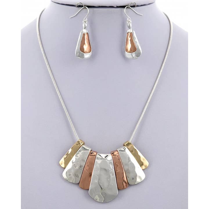 0011 PREMIERE - Wholesale Jewelry Set - FR2026 Multi-Colored Hammered Metal Graduated Necklace Metal
