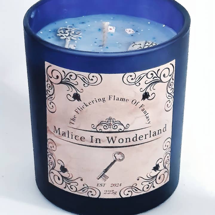 Alice in Wonderland Kaars Gotisch Boekenwurm Alice Fantasie Cadeau en andere Eerste speelkaarten wholesale inkopen. Gratis retourzendingen en een 60-dagen netto betalingstermijn op Faire.com trends op Faire.