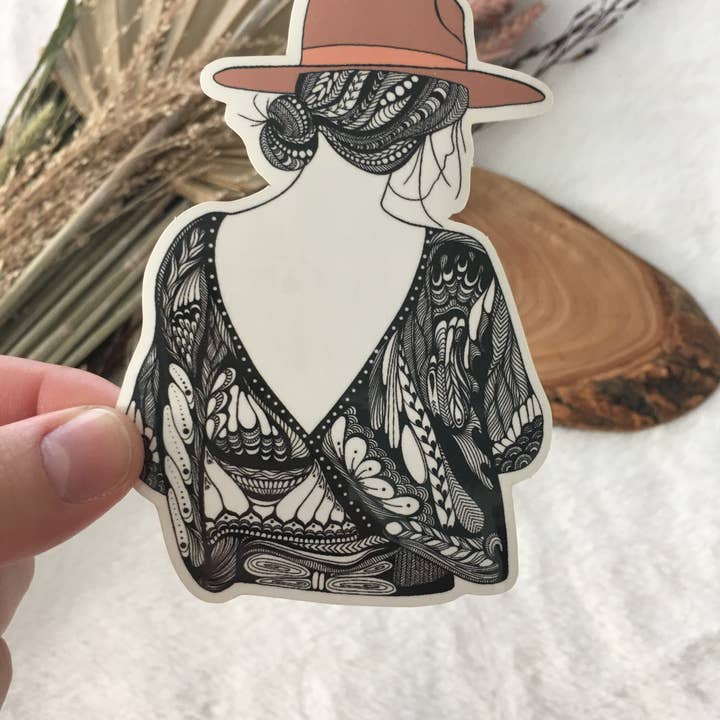 Mountian Woman für den Großhandel von WhitePaigeBlackInk